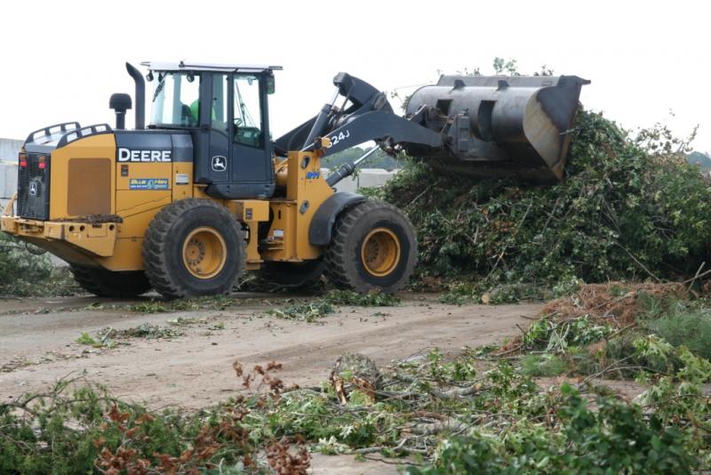 Materials That Cannot Be Composted Are Moved